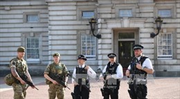Quân đội, cảnh sát Anh được triển khai tới trường đại học ở Manchester 